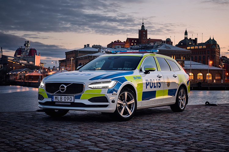 17 تا از جذاب ترین ماشین پلیس های جهان در سال ۲۰۱۸