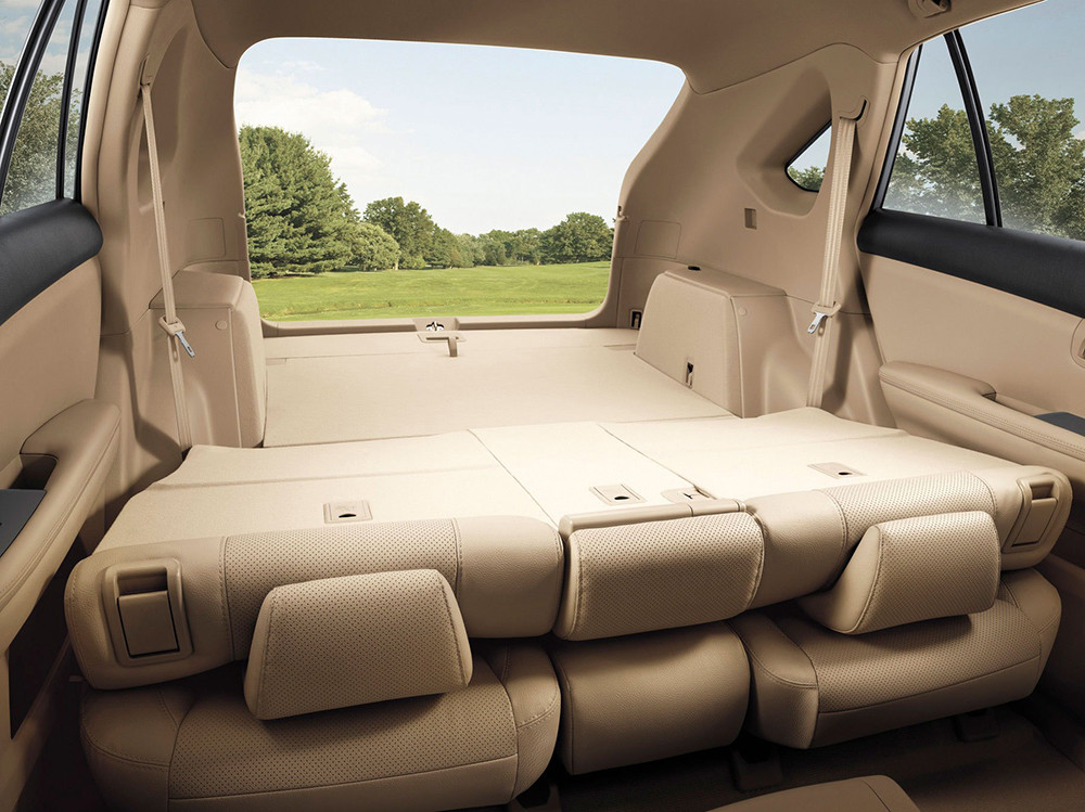 BYD S6 ؛ مشخصات فنی، آپشن‌ها، قیمت و شرایط فروش byd back seat