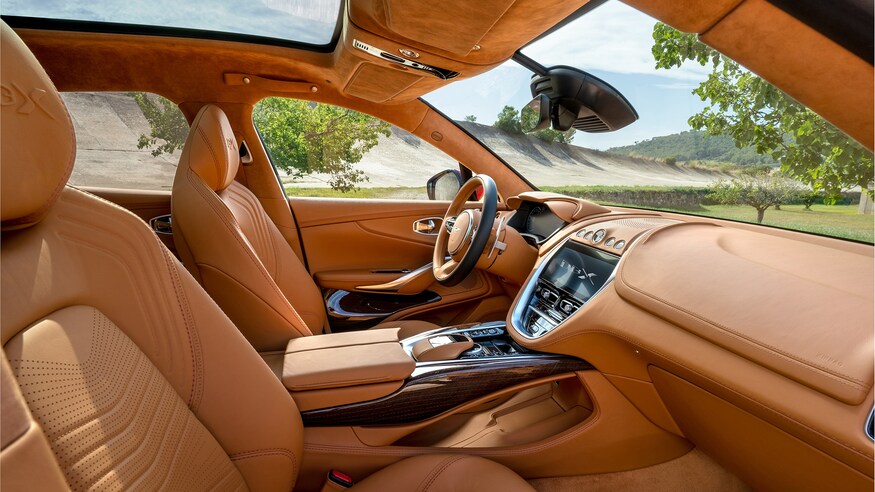 10 خودروی خارق‌العاده‌ که ما را به آینده‌ امیدوار می‌کند 2021 Aston Martin DBX interior 1